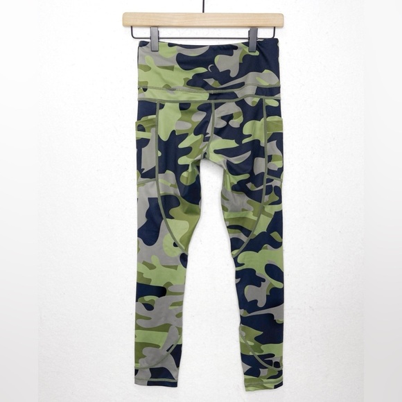 Zyia Active Light N Tight Black Camo Print High Rise 7/8 Tight Leggings Size 4 - Picture 4 of 7